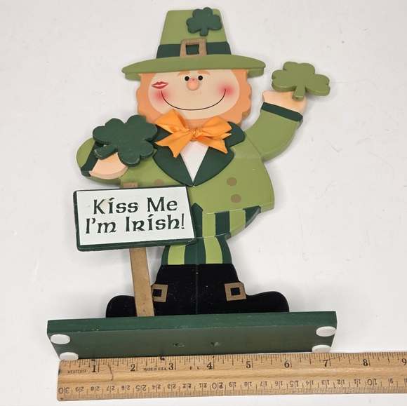 Wooden Leprechaun St. Patrick's Day Tabletop Decor Kiss Me I'm Irish - Picture 5 of 8